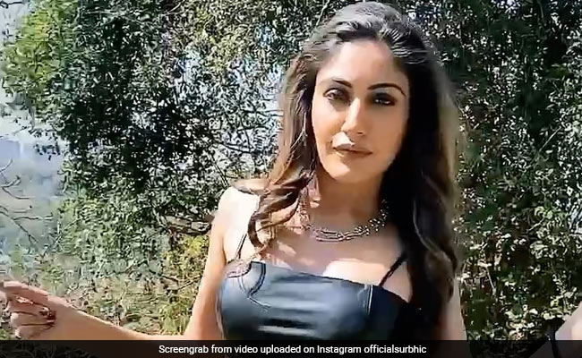 सुरभि चंदना ने ‘गिटार सिखदा’ पर किया बीच सड़क डांस, सोशल मीडिया पर वायरल हुआ वीडियो