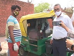 Woman Dies In Auto Outside Delhi Covid Facility, Son Kept Asking For Help