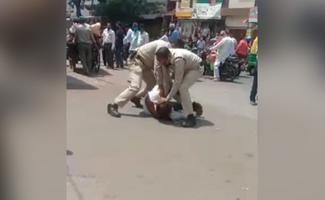 Mask Slipped From Nose, Man Beaten Mercilessly By Cops In Madhya Pradesh