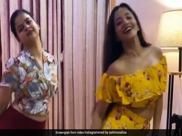 मोनालिसा ने 'नदियों पार' गाने पर धमाकेदार अंदाज में किया डांस, Video हुआ वायरल मोनालिसा ने 'नदियों पार' गाने पर धमाकेदार अंदाज में किया डांस, Video हुआ वायरल