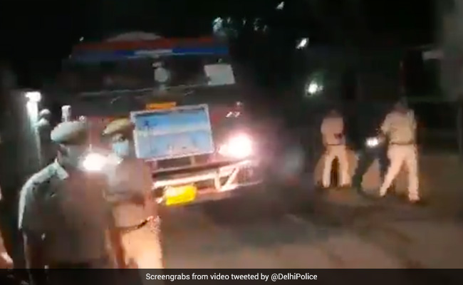 Delhi Police Creates Green Corridor For Oxygen Tanker From Uttar Pradesh