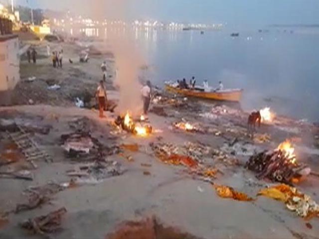 Crematoriums Work Under Intense Pressure In Varanasi