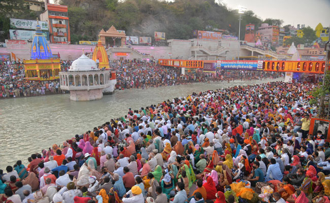 Somvati Amavasya 2021: Lakhs At Haridwar Mahakumbh Amid Covid. Video Here
