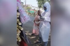 Watch: Ambulance With Covid Patient Stops At Juice Shop In Madhya Pradesh Watch: Ambulance With Covid Patient Stops At Juice Shop In Madhya Pradesh