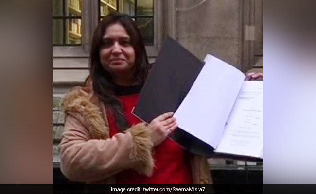Indian-Origin Ex-Postmasters Win Stealing Scandal Case In UK
