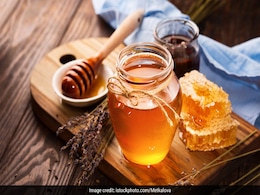 Honey Health Benefits: रोजाना ऐसे करें शहद का सेवन, मिलेंगे कमाल के फायदे Honey Health Benefits: रोजाना ऐसे करें शहद का सेवन, मिलेंगे कमाल के फायदे
