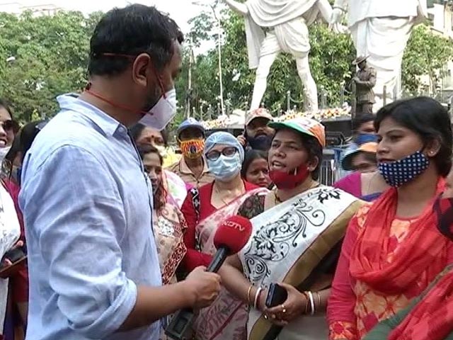 "No Distancing As People Want To See Didi": Trinamool Supporters