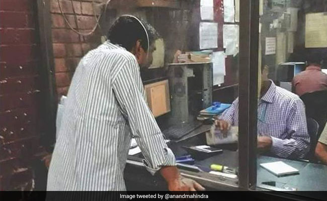 Man Finds A Way To Bypass Social Distancing Rules. See Anand Mahindra's Post