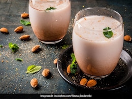 Holi 2023: इस बार होली पर अपने मेहमानें को लिए बनाएं स्पेशल पान ठंडाई, यहां देखें रेसिपी Holi 2023: इस बार होली पर अपने मेहमानें को लिए बनाएं स्पेशल पान ठंडाई, यहां देखें रेसिपी