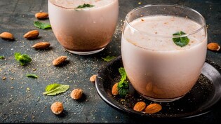 होली 2026 पर छोड़िए कोल्ड ड्रिंक्स का साथ, अपनाइए ठंडाई की मिठास, जानिए घर पर बनाने का आसान तरीका