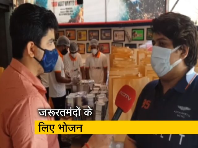 हर रोज दो सौ से ज़्यादा लोगों की सोशल मीडिया के ज़रिए मदद कर रहे कनाल