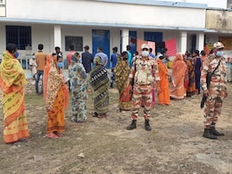 West Bengal Election 2021: सातवें चरण में 34 विधानसभा सीटों के लिए मतदान शुरू, जानें सियासी गुणा-गणित West Bengal Election 2021: सातवें चरण में 34 विधानसभा सीटों के लिए मतदान शुरू, जानें सियासी गुणा-गणित