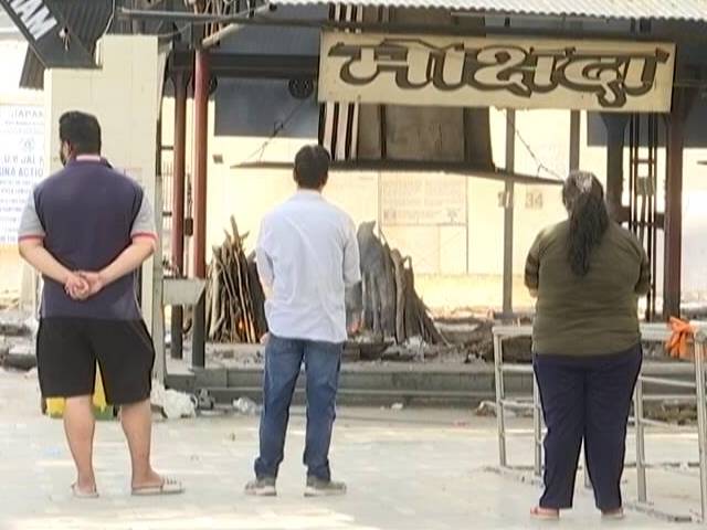 Delhi Crematoriums At Maximum Capacity As Deaths Spike