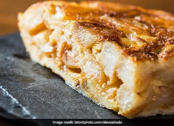 How To Make Aloo Egg Omelette: A Yummy, Nutritious Breakfast Recipe You Must-Try How To Make Aloo Egg Omelette: A Yummy, Nutritious Breakfast Recipe You Must-Try