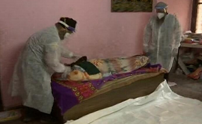 As Covid Ravages Delhi, 2 Men Arrange Funerals For Those Who Have None