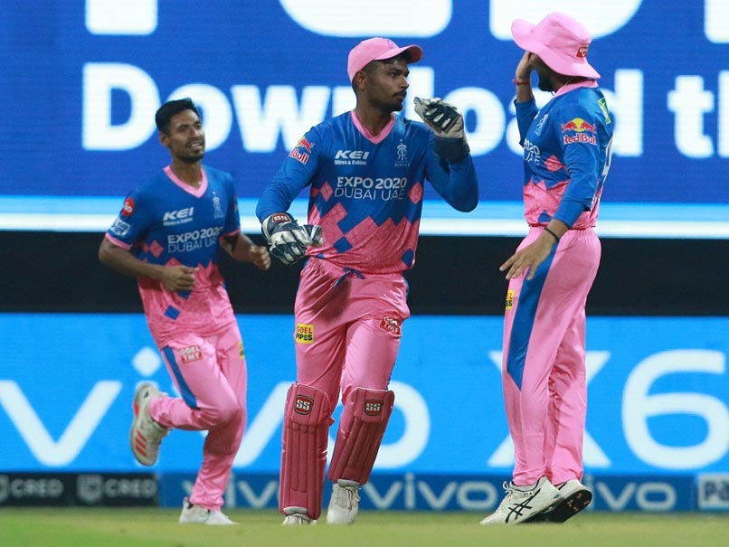 RR vs DC, IPL 2021: Sanju Samson Takes A One-Handed Screamer To Send Shikhar Dhawan Packing