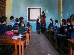 महामारी के कारण लाखों बच्चे शायद दोबारा स्कूल न लौट पाएं- अभी मदद करें महामारी के कारण लाखों बच्चे शायद दोबारा स्कूल न लौट पाएं- अभी मदद करें