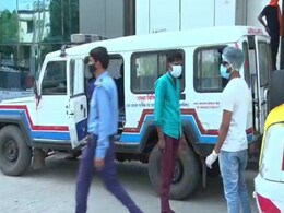 Scenes Of Despair As Covid Patients' Families Scramble For Beds In Indore Scenes Of Despair As Covid Patients' Families Scramble For Beds In Indore