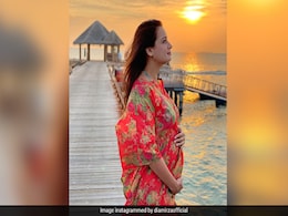 Dia Mirza ने सुनाई गुड न्यूज, बेबी बंप फ्लॉन्ट कर दी प्रेग्नेंसी की जानकारी...देखें Post Dia Mirza ने सुनाई गुड न्यूज, बेबी बंप फ्लॉन्ट कर दी प्रेग्नेंसी की जानकारी...देखें Post