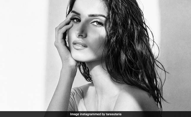 Tara Sutaria Is A "50s Baby" In This Charming Old-World Pic