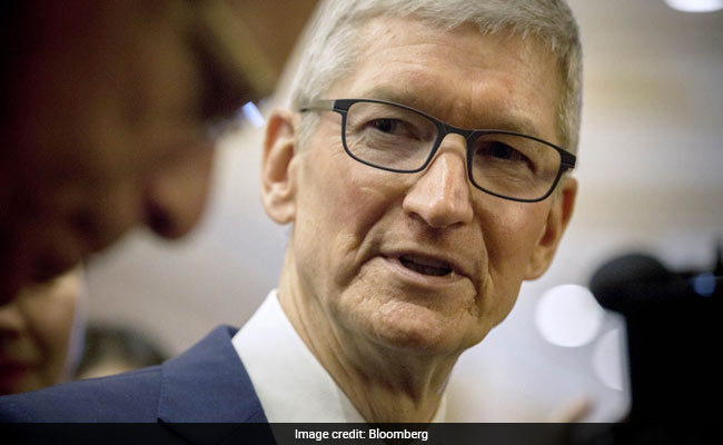Apple CEO Tim Cook Says He Gets Up At 5 AM To Read Customer Feedback