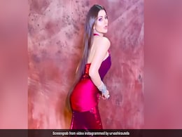 उर्वशी रौतेला ने मरून गाउन में यूं कराया फोटोशूट, एक्ट्रेस के अंदाज ने जीता फैन्स का दिल- देखें Video उर्वशी रौतेला ने मरून गाउन में यूं कराया फोटोशूट, एक्ट्रेस के अंदाज ने जीता फैन्स का दिल- देखें Video