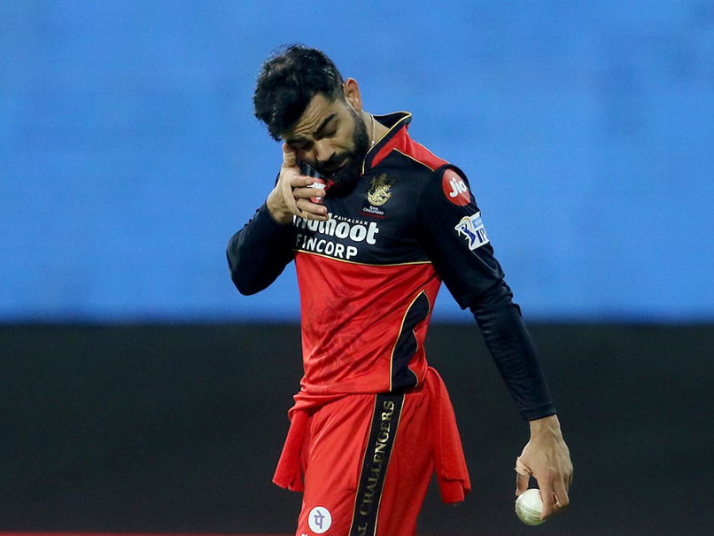 IPL 2021, MI vs RCB: Virat Kohli Drops A Catch, Gets Hit Under The Eye. Watch