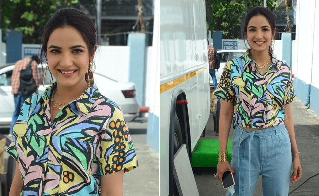 Jasmin Bhasin's Cool Printed Shirt Is Stylish Enough To Be Your Next Summer Fashion Essential
