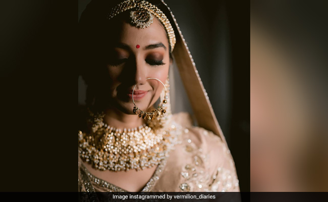 Bridal Nose Ring Designs In Gold That You'll Love To Flaunt
