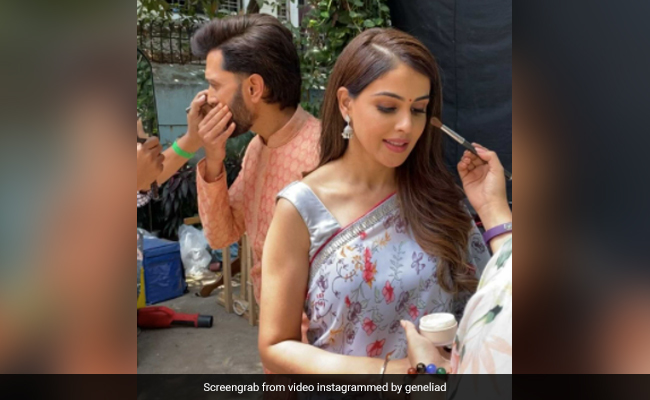 रितेश देशमुख ने पत्नी जेनेलिया के लिए गाया 'क्या खूब लगती हो' गाना, Video हुआ वायरल