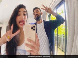Athiya Shetty And KL Rahul Are Goofing Around In Her Birthday-Special Post For Him. See Pics Athiya Shetty And KL Rahul Are Goofing Around In Her Birthday-Special Post For Him. See Pics