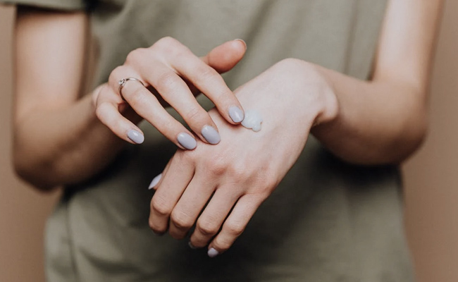 Tips To Prevent Dry Skin While Constantly Using Hand Sanitisers