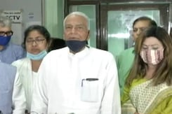 Trinamool Team Meets Election Commission, Claim "Central Forces Being Partial" Towards BJP Trinamool Team Meets Election Commission, Claim "Central Forces Being Partial" Towards BJP