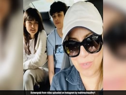 Mahima Chaudhry के साथ डेंटिस्ट के पास जाती दिखीं बेटी अरियाना, फैन्स ने बताया 'मम्मी की कार्बन कॉपी'- देखें Video Mahima Chaudhry के साथ डेंटिस्ट के पास जाती दिखीं बेटी अरियाना, फैन्स ने बताया 'मम्मी की कार्बन कॉपी'- देखें Video