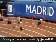 Race जीतने के बाद दौड़ते-दौड़ते कुर्सियों के नीचे घुस गया खिलाड़ी, IPS ने दिया मज़ेदार रिएक्शन - देखें Viral Video