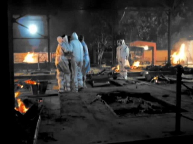 Multiple Bodies On One Pyre In Delhi's Crematorium