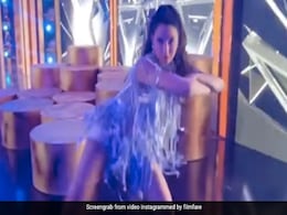 Nora Fatehi की डांस परफॉर्मेंस ने स्टेज पर मचा दिया धमाल, Video देख तारीफें करते नहीं थक रहे फैंस Nora Fatehi की डांस परफॉर्मेंस ने स्टेज पर मचा दिया धमाल, Video देख तारीफें करते नहीं थक रहे फैंस