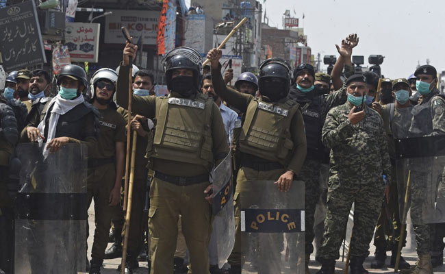 Pakistan Parliament To Vote On French Envoy's Expulsion After Protests