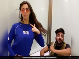 Giorgia Andriani ने शहनाज गिल के भाई के साथ बाथटब में बैठ जमकर किया डांस, देखें Video Giorgia Andriani ने शहनाज गिल के भाई के साथ बाथटब में बैठ जमकर किया डांस, देखें Video