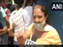 Video: शराब खरीदने पहुंची महिला ने कहा 'मुझे दवा से नहीं पैग से होगा असर' तो बॉलीवुड एक्टर बोले- महान हैं Video: शराब खरीदने पहुंची महिला ने कहा 'मुझे दवा से नहीं पैग से होगा असर' तो बॉलीवुड एक्टर बोले- महान हैं