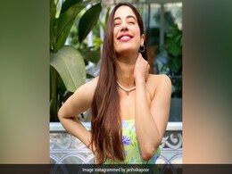 Janhvi Kapoor Found A Cool Way To Beat The Mumbai Heat. See What She Posted Janhvi Kapoor Found A Cool Way To Beat The Mumbai Heat. See What She Posted