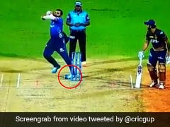 IPL 2021: गेंदबाज़ी कर रहे रोहित शर्मा का मुड़ा टखना, दर्द के मारे बैठे, तो लोग बोले - 'कंगाली में आटा गीला' - देखें Video