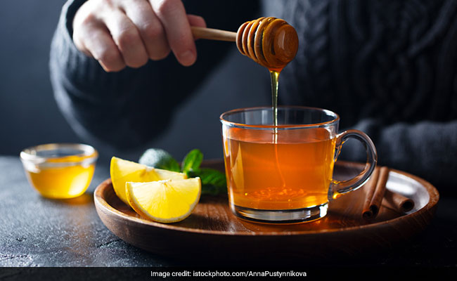 5 Amazing Benefits Of Honey For Smooth Hair And DIY Remedies