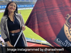 धनाश्री वर्मा स्टाइलिश अंदाज में चहल को सपोर्ट करने पहुंचीं स्टेडियम, हाथ में झंडा लेकर कहा- शानदार जीत..देखें Photos