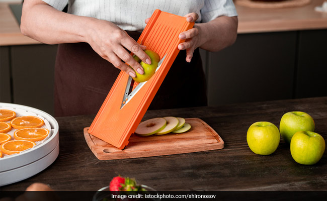 7 Best Mandoline Slicers For All Kinds Of Fruits, Vegetables