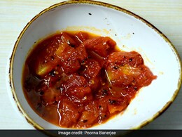 Watch: Tomato Bharta Chutney Makes For The Perfect Lazy Meal, Ready In Just 15 Mins
