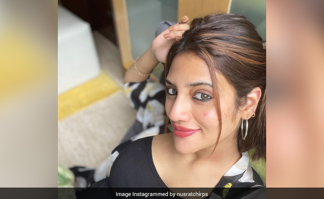 This Actress Posted The Ultimate "No-Filter" Pic Of Herself, Acne And All