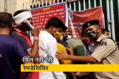 छत्तीसगढ़ में रेमडेसिविर इंजेक्शन की किल्लत, मेडिकल स्टोर पर दिखी लंबी कतारें छत्तीसगढ़ में रेमडेसिविर इंजेक्शन की किल्लत, मेडिकल स्टोर पर दिखी लंबी कतारें