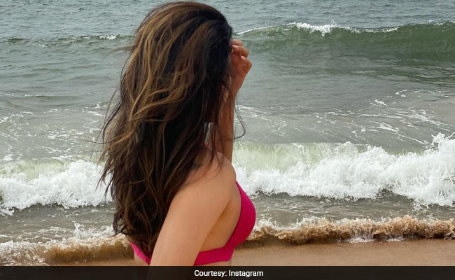 The Actress In This Pic Is Thinking Of "Endless Possibilities." Guess Who