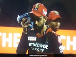 IPL 2021: कैच करने दौड़े Virat Kohli के चेहरे पर लगी गेंद, सूज गया चेहरा - देखें पूरा Video IPL 2021: कैच करने दौड़े Virat Kohli के चेहरे पर लगी गेंद, सूज गया चेहरा - देखें पूरा Video